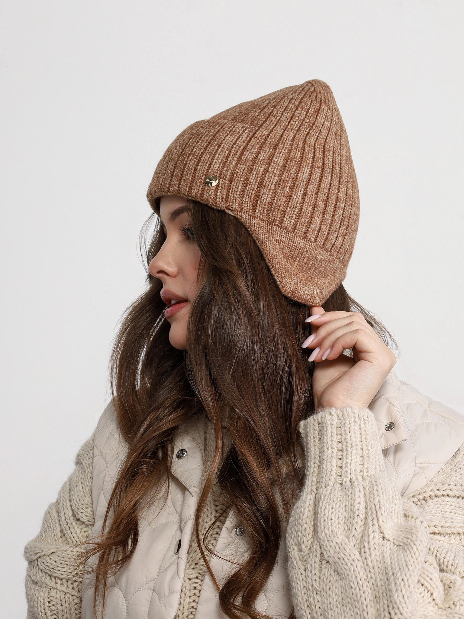 Шапка-ушанка из шерсти с акрилом с отворотом в ассортименте